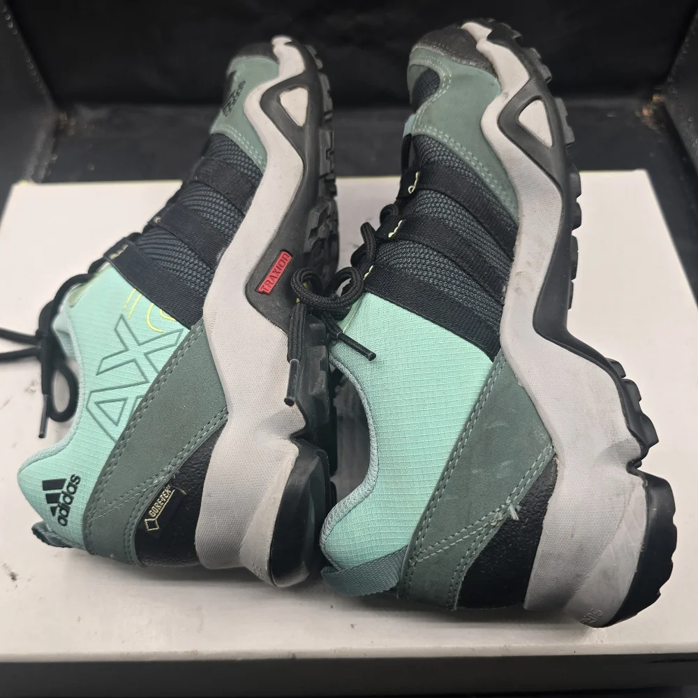 Gore-Tex Women's Black and Green‎ Shoes
